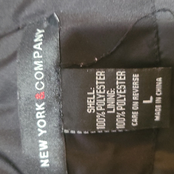 Ladies Vest With Detachable Hood. - Picture 10 of 12